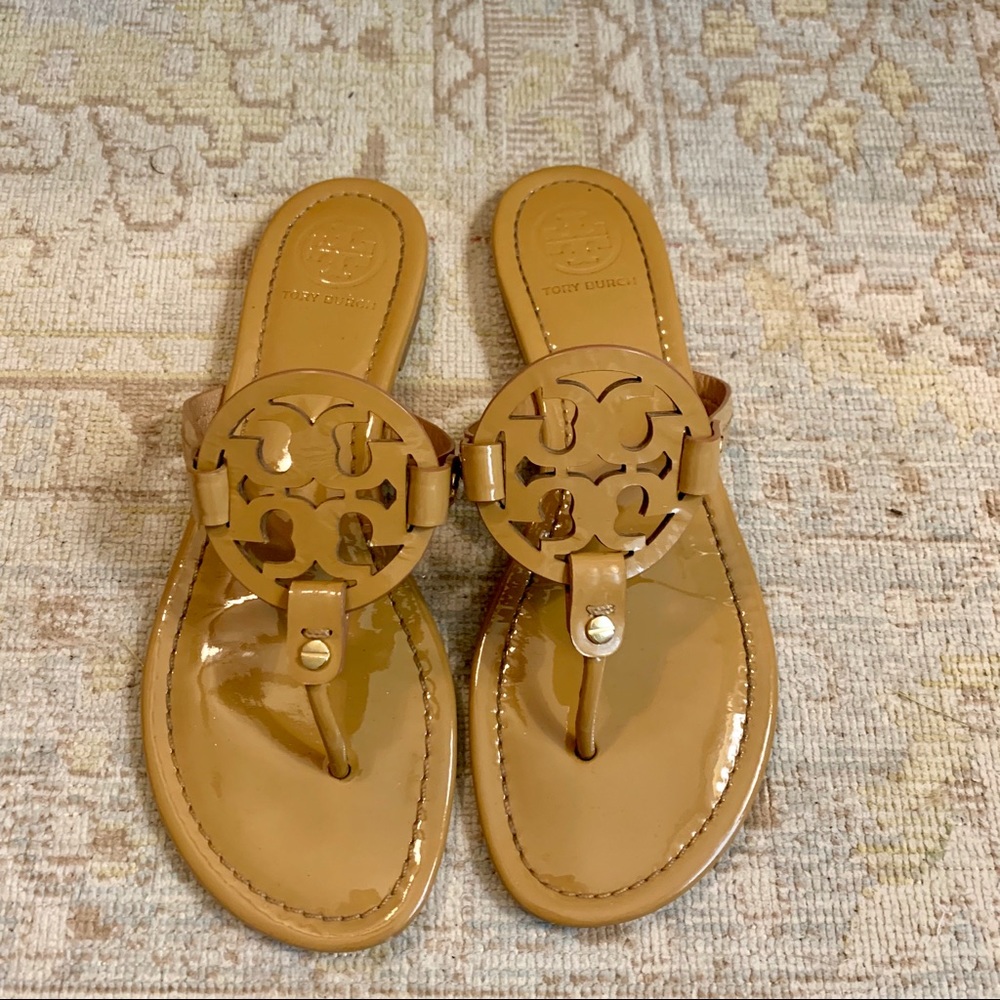 EUC Tory Burch Miller flip flop sandal patent nude